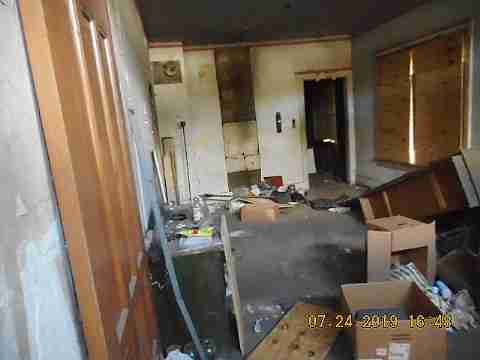 6045 Larkins (15)(1)_m.jpg